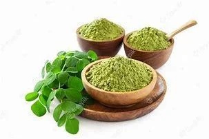 Feuilles et graines de moringa